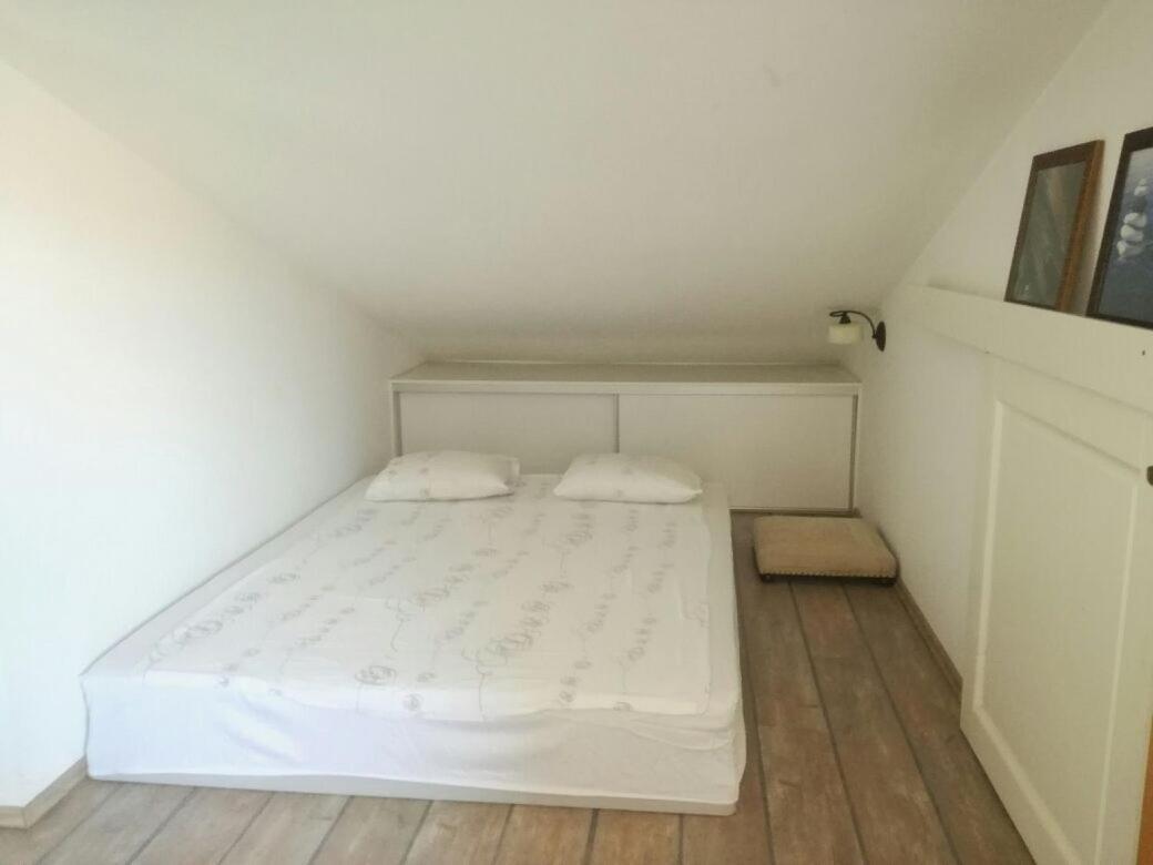 Nice, Cosy Studio Apartment With Shared Outdoor Pool Банджоле Экстерьер фото