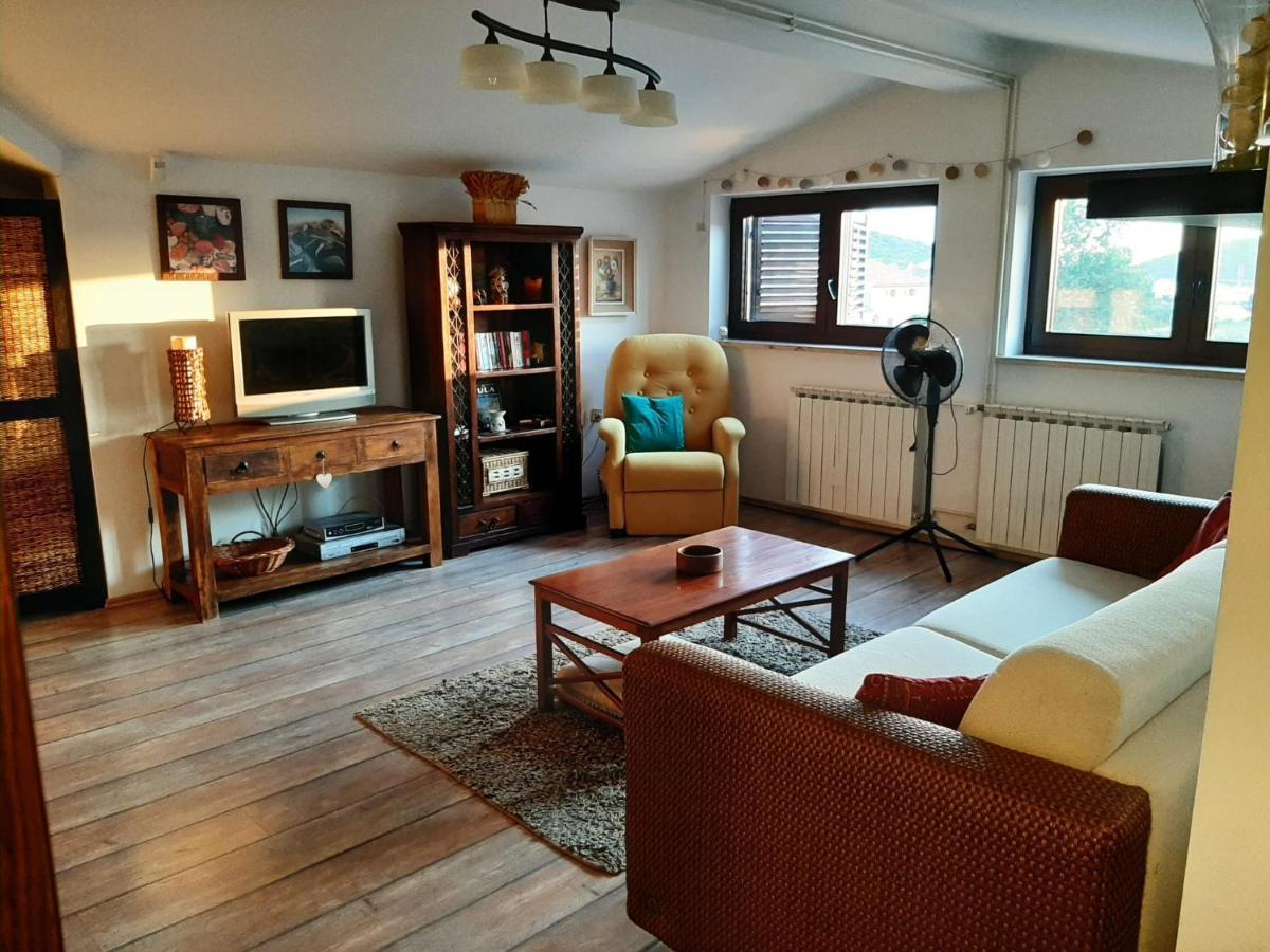 Nice, Cosy Studio Apartment With Shared Outdoor Pool Банджоле Экстерьер фото